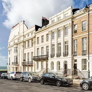 Luxury Mansion Townhouse With Private Cinema Holiday home